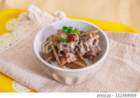 柳川風牛丼 柳川風牛丼 112869009