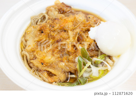 おいしい温泉卵入りかき揚げ蕎麦 おいしい温泉卵入りかき揚げ蕎麦 112871620