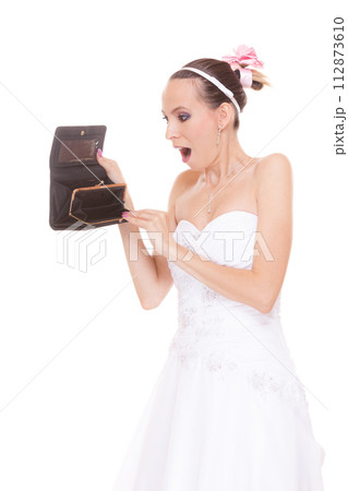 Woman bride with empty wallet. Wedding expenses. 112873610