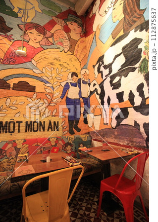 絶対見逃せない！ベトナムホーチミンの観光スポット　ベトナム料理、ピンク教会、奇怪遺産、夜景 112875637