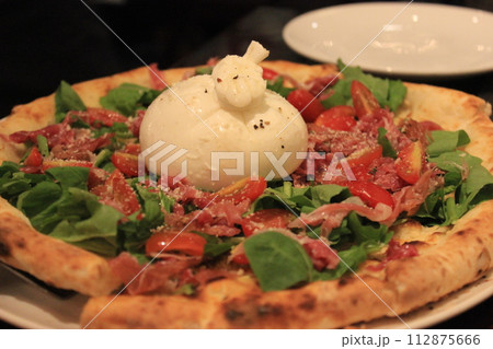 絶対見逃せない！ベトナムホーチミンの観光スポット　ベトナム料理、ピンク教会、奇怪遺産、夜景 112875666