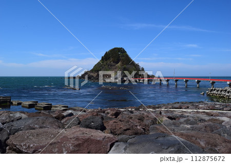 白山島（はくさんじま）東北の江ノ島 112875672