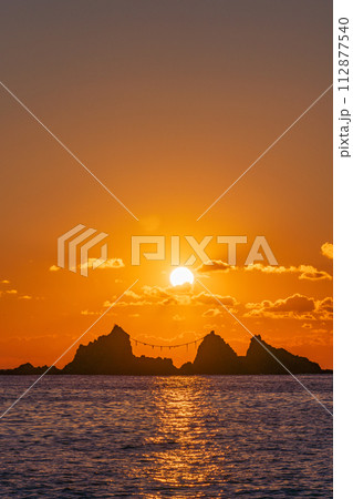 （神奈川県）真鶴半島三ツ石海岸　日の出 112877540