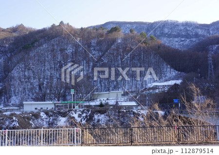 群馬県吾妻郡長野原町の吾妻線長野原草津口駅周辺の風景 112879514