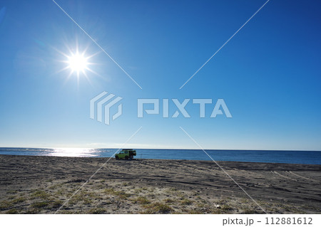 スズキ・ジムニー(3代目)で天竜川河口砂洲に乗り入れ 112881612