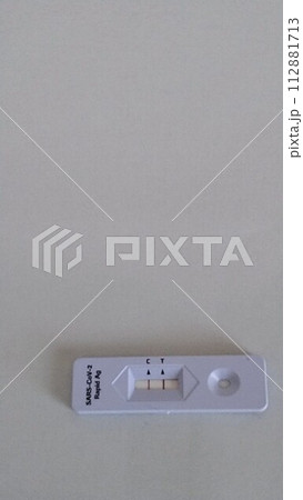 抗原検査　コロナ陽性 112881713