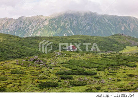 北アルプスの雲ノ平山荘 北アルプスの雲ノ平山荘 112882354