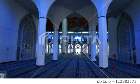 マレーシア、ブルーモスク内 マレーシア、ブルーモスク内 112882573