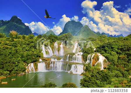 ベトナム国境の徳天滝の絶景 ベトナム国境の徳天滝の絶景 112883358