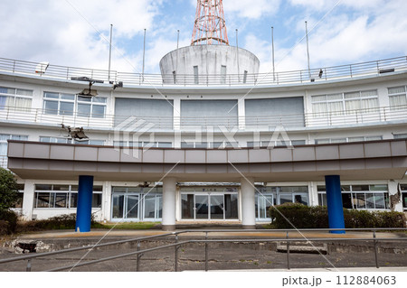 熊本地震震災遺構旧東海大学阿蘇校舎エントランス 112884063