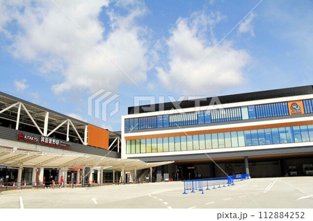 北大阪急行新駅・箕面萱野駅と複合型ショッピングセンター 112884252