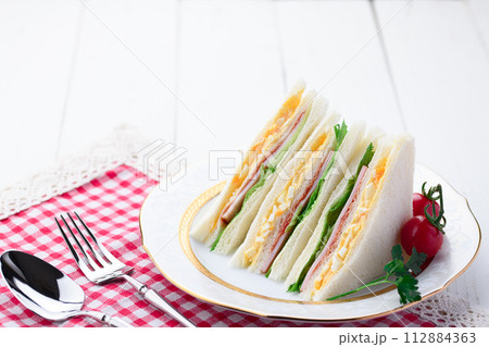 サンドイッチ （ミックスサンド） 112884363