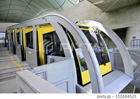 斜面の上り、下りや平地でも水平を保つフンガーブルクバーン 112884525