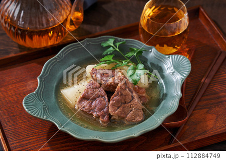 牛スネ肉と大根のスープ 112884749