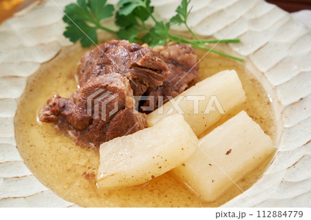 牛スネ肉と大根のスープ 112884779