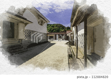 水彩画風　雲南　吉田町の町並み　田部家土蔵群　島根県雲南市 112884820