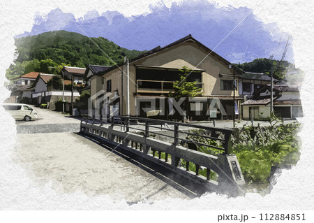 水彩画風　雲南　吉田町の町並み　島根県雲南市 112884851