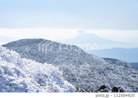えびの高原白鳥山から桜島 えびの高原白鳥山から桜島 112884920