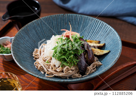 揚げナスと大葉と大根おろしの冷たいお蕎麦 揚げナスと大葉と大根おろしの冷たいお蕎麦 112885206