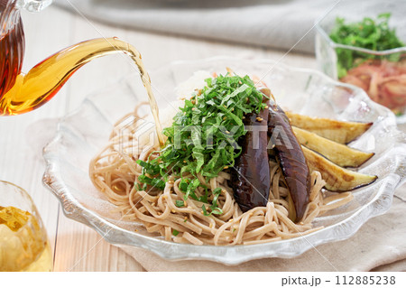 揚げナスと大葉と大根おろしの冷たいお蕎麦 揚げナスと大葉と大根おろしの冷たいお蕎麦 112885238