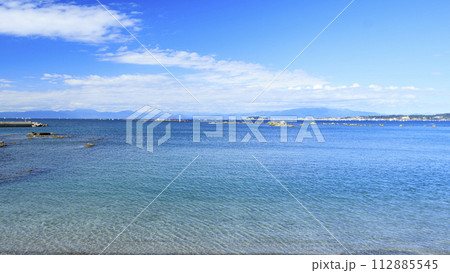 葉山から見た湘南の海 112885545