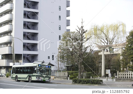 市バスと晴明神社一の鳥居（9系統）4 112885792