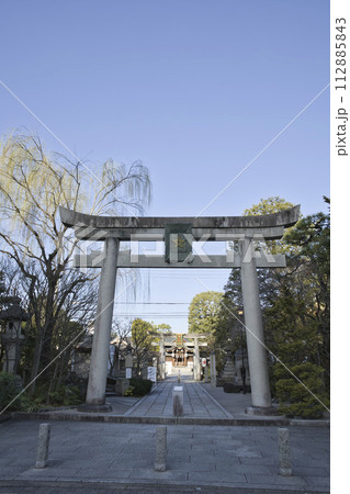晴明神社 一の鳥居と境内 縦構図3 晴明神社 一の鳥居と境内 縦構図3 112885843