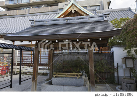 晴明神社 手水舎 横構図 晴明神社 手水舎 横構図 112885896