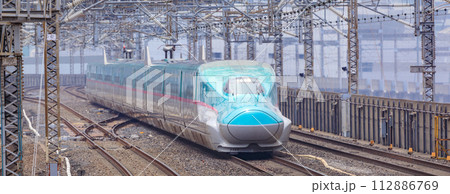 「埼玉県」大宮駅に入る東北新幹線 112886769