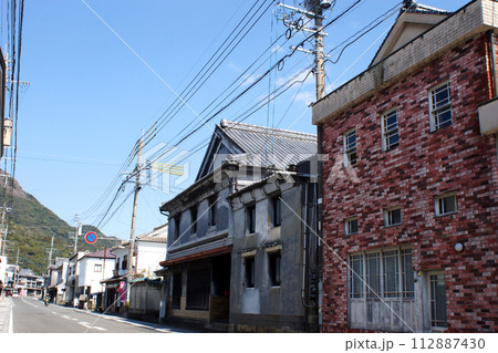 佐賀県有田町 風情あるやきものの町の散策コースの風景 佐賀県有田町 風情あるやきものの町の散策コースの風景 112887430