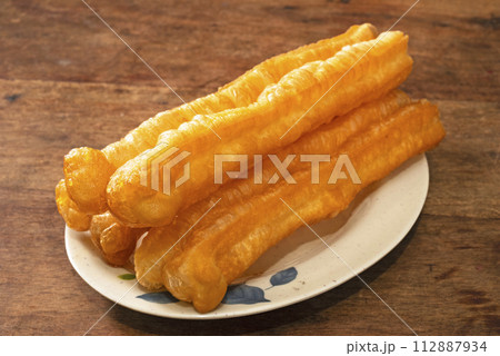 Chinese fried bread stick        112887934