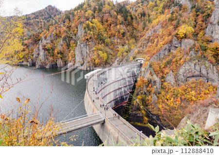 豊平峡アーチ式ダム　紅葉　 112888410