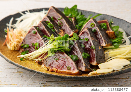 鰹のタタキ 112888477