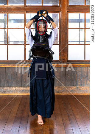 剣道女子 112889572