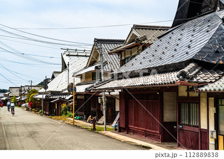 【重要伝統的建造物群保存地区】福住　初夏の安口地区の風景2　兵庫県丹波篠山市 112889838
