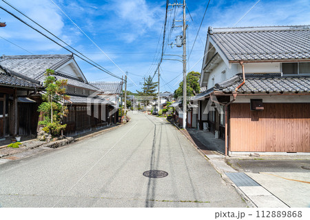 【重要伝統的建造物群保存地区】福住　初夏の福住中地区の風景11　兵庫県丹波篠山市 112889868