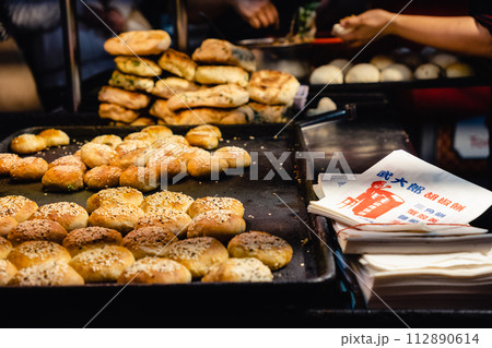 台湾　夜市　胡椒餅 112890614