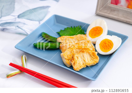 焼いた冷凍豆腐 焼いた冷凍豆腐 112891655