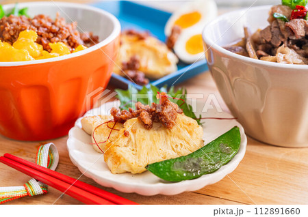 肉味噌をのせた冷凍豆腐 112891660