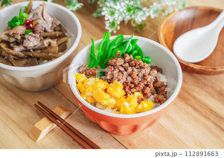 そぼろ丼 そぼろ丼 112891663