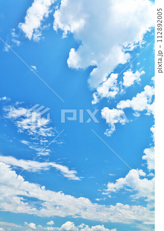 夏の青空と雲 112892005