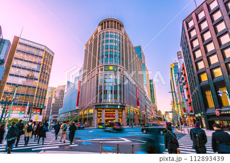 日本の東京都市景観「三越前駅」前。日本橋三越や日本橋北詰などを望む=27日 日本の東京都市景観「三越前駅」前。日本橋三越や日本橋北詰などを望む=27日 112893439