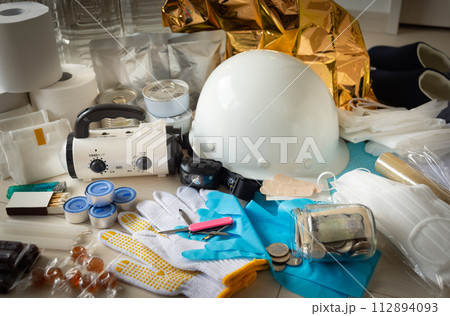 防災グッズ　在宅避難　備蓄品　防災アイテム　災害　ローリングストック 112894093