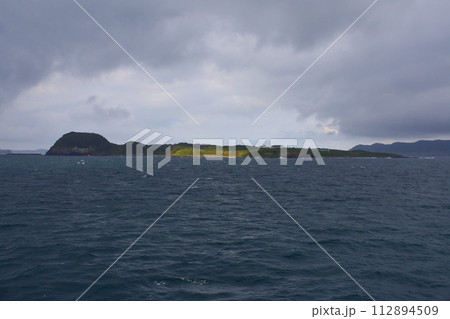 長崎県壱岐市印通寺港から佐賀県唐津東港までの船旅風景(2022年) 112894509