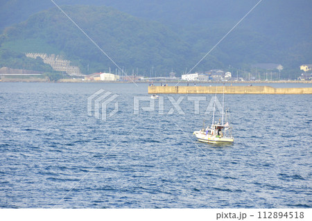 長崎県壱岐市印通寺港から佐賀県唐津東港までの船旅風景(2022年) 長崎県壱岐市印通寺港から佐賀県唐津東港までの船旅風景(2022年) 112894518