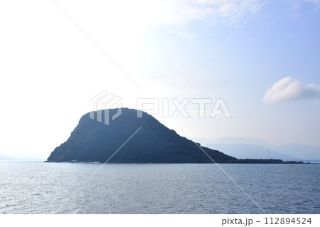長崎県壱岐市印通寺港から佐賀県唐津東港までの船旅風景(2022年) 112894524