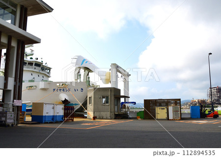 長崎県壱岐市印通寺港から佐賀県唐津東港までの船旅風景(2022年) 112894535