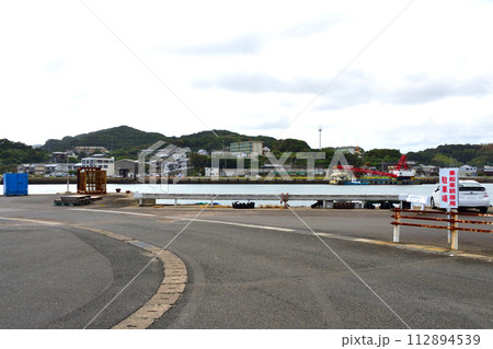 長崎県壱岐市印通寺港から佐賀県唐津東港までの船旅風景(2022年) 112894539