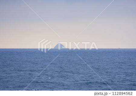 長崎県壱岐市印通寺港から佐賀県唐津東港までの船旅風景(2022年) 112894562