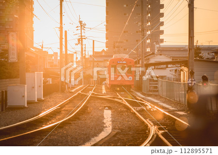 道後温泉　夕方 112895571